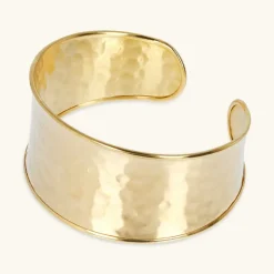 Bracciale Rigido a Fascia con Bordi in Rilievo Martellato